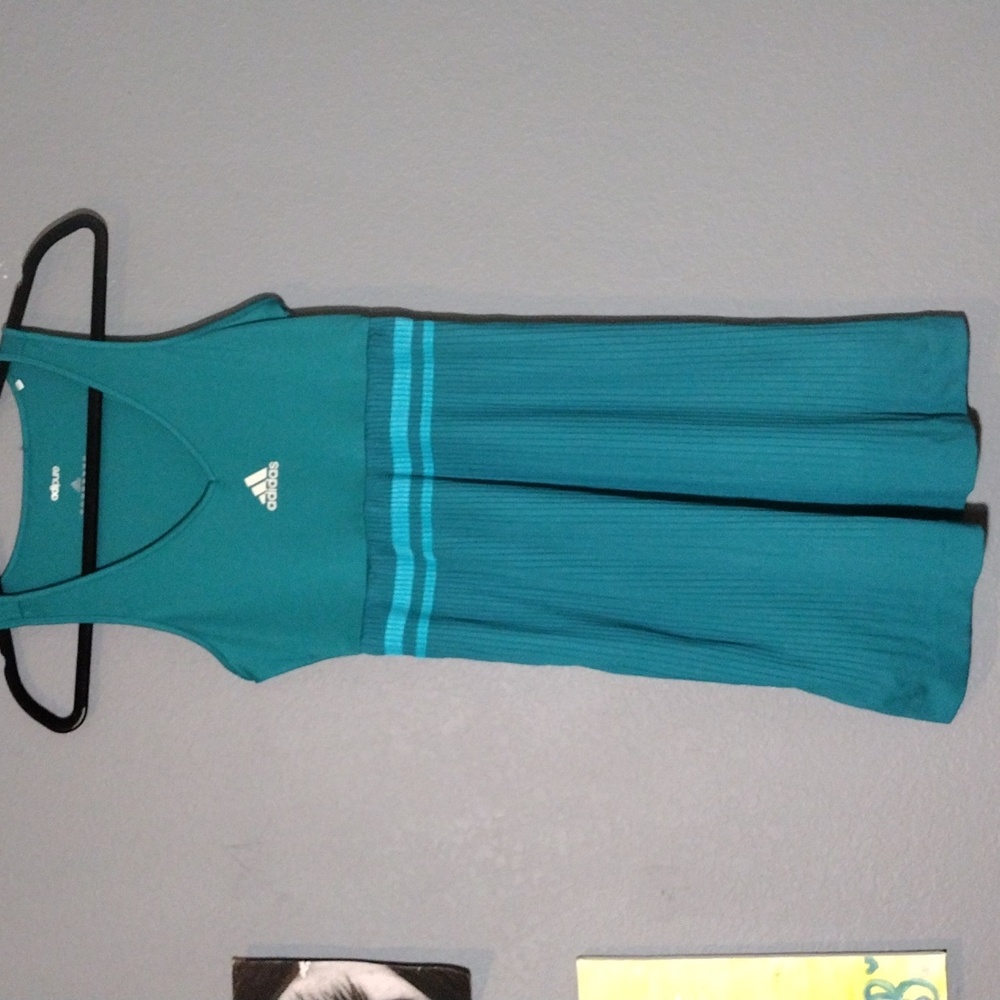 Adidas green sports dress size Small pleated skirt